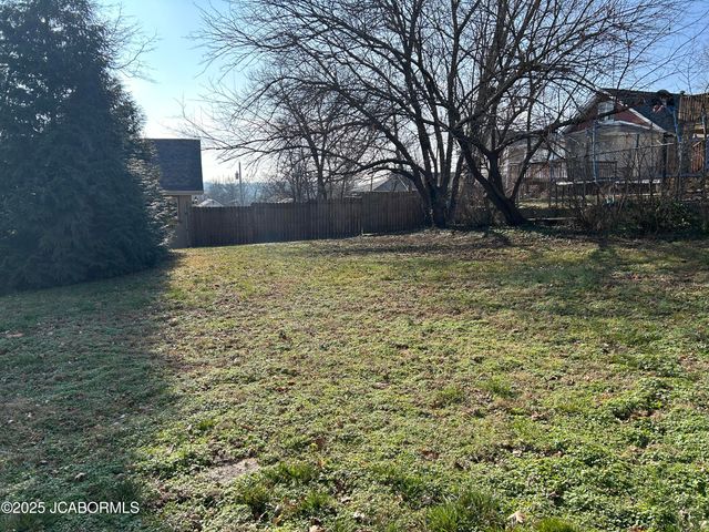 1705 W MCCARTY STREET, Jefferson City, MO 65109