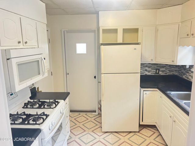 1705 W MCCARTY STREET, Jefferson City, MO 65109