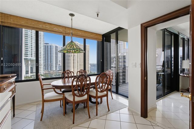 520 Brickell Key Dr A1616, Miami, FL 33131