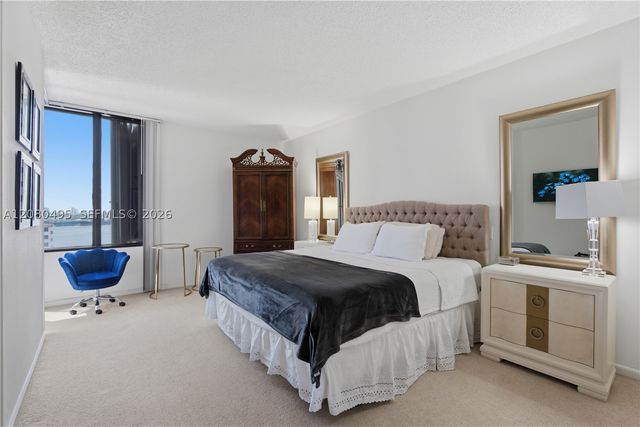 520 Brickell Key Dr A1616, Miami, FL 33131