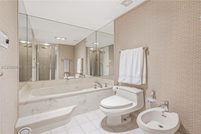 520 Brickell Key Dr A1616, Miami, FL 33131