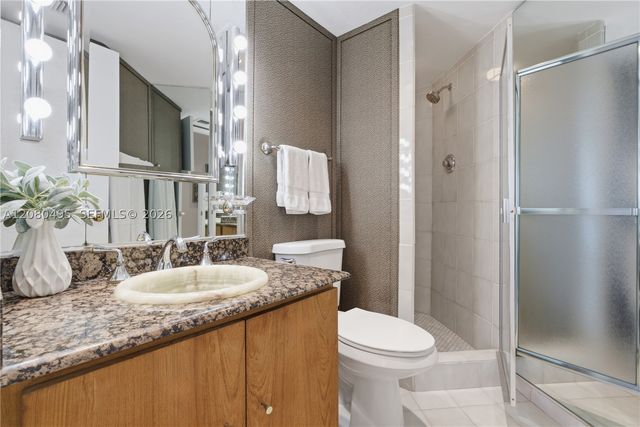 520 Brickell Key Dr A1616, Miami, FL 33131