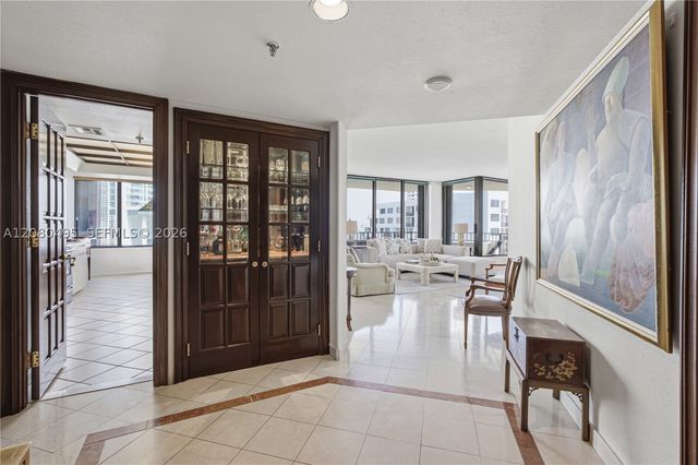 520 Brickell Key Dr A1616, Miami, FL 33131