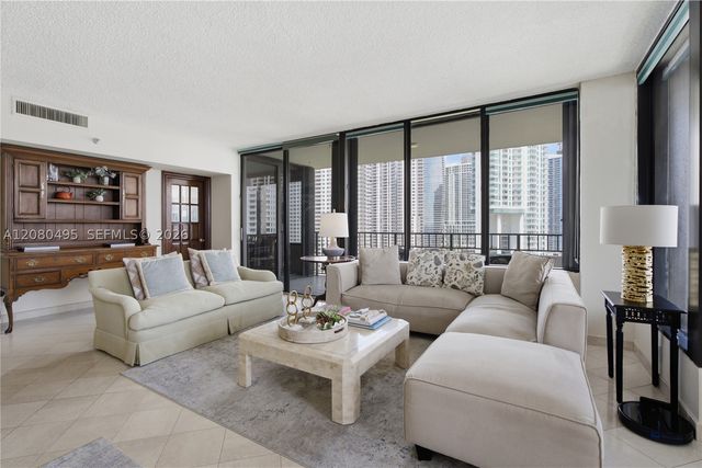 520 Brickell Key Dr A1616, Miami, FL 33131