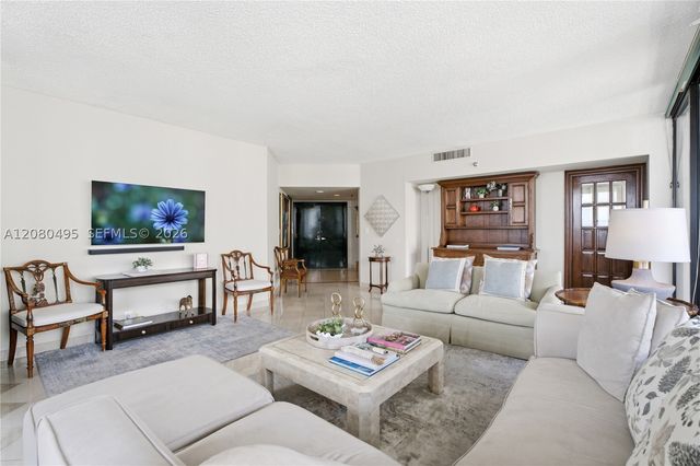 520 Brickell Key Dr A1616, Miami, FL 33131