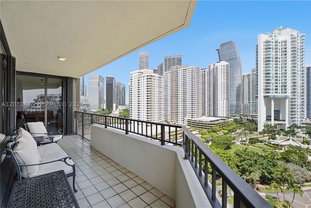 520 Brickell Key Dr A1616, Miami, FL 33131