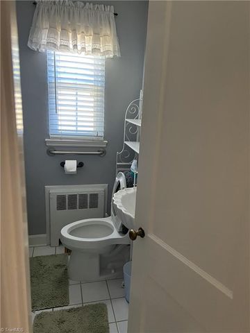 2511 Miller Park Circle A, Winston-salem, NC 27103