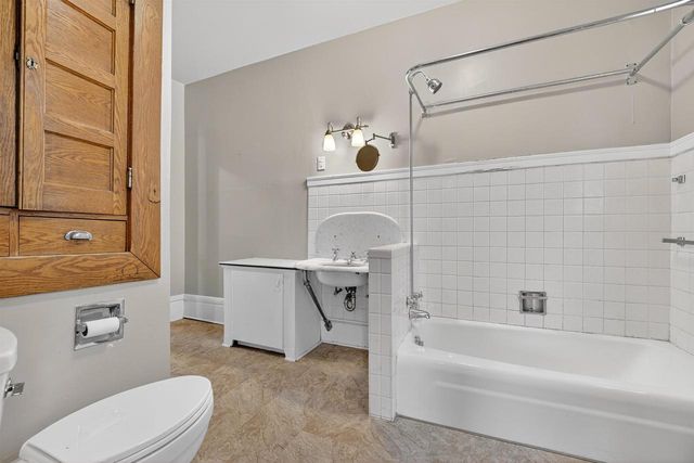 1133 ALGOMA BOULEVARD, Oshkosh, WI 54901