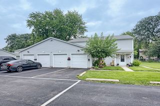 1301 N Glen Circle D, Aurora, IL 60506