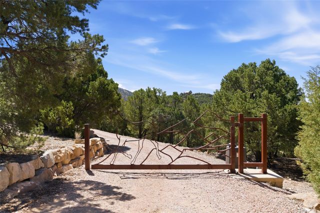 3356 Paseo Segunda, Santa Fe, NM 87501
