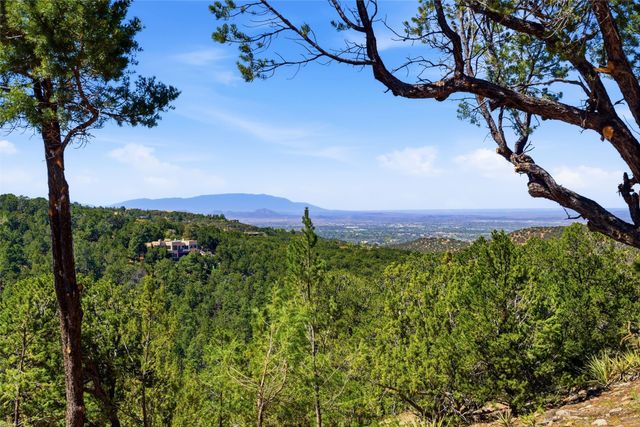 3356 Paseo Segunda, Santa Fe, NM 87501