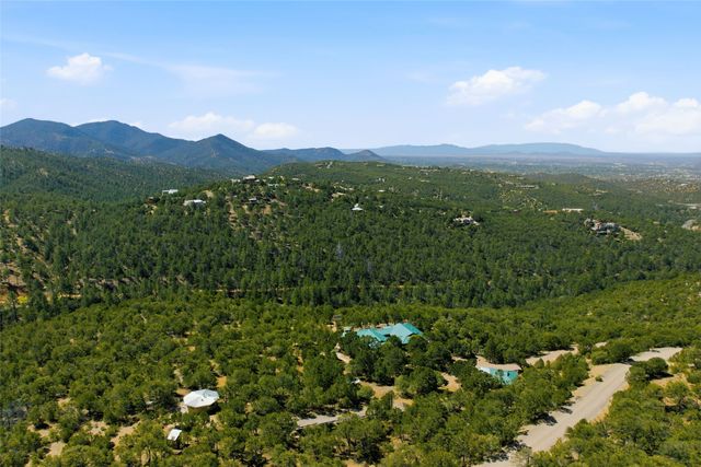 3356 Paseo Segunda, Santa Fe, NM 87501