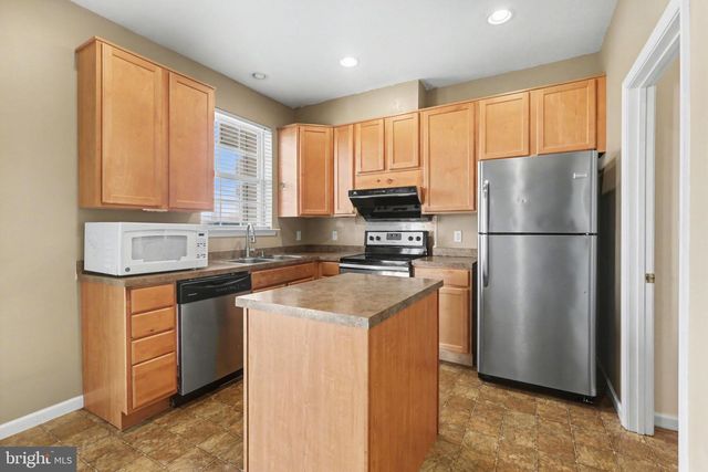 335 CAPE CLIMB DR, York, PA 17408
