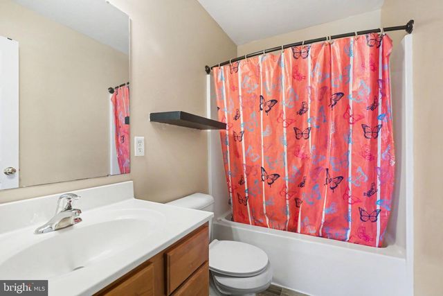 335 CAPE CLIMB DR, York, PA 17408