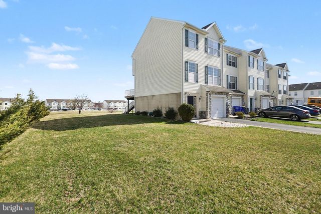 335 CAPE CLIMB DR, York, PA 17408