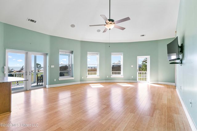 227 N Beach Boulevard, Waveland, MS 39576