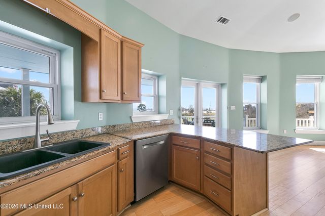 227 N Beach Boulevard, Waveland, MS 39576