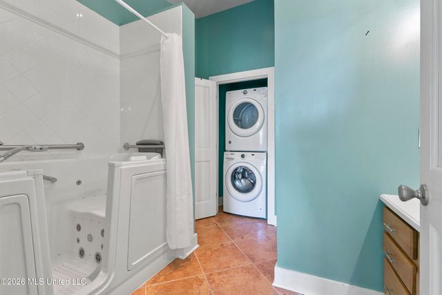 227 N Beach Boulevard, Waveland, MS 39576