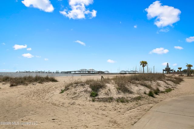 227 N Beach Boulevard, Waveland, MS 39576