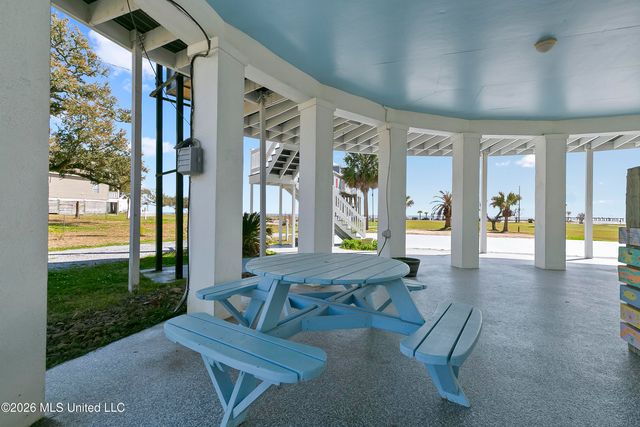 227 N Beach Boulevard, Waveland, MS 39576