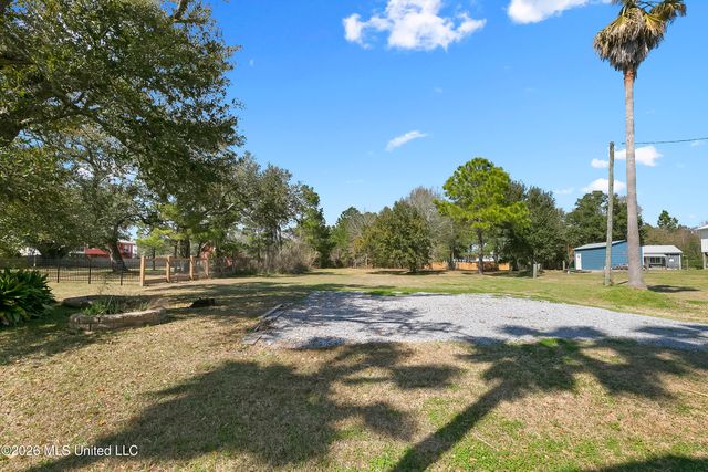 227 N Beach Boulevard, Waveland, MS 39576