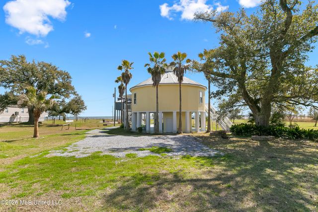 227 N Beach Boulevard, Waveland, MS 39576