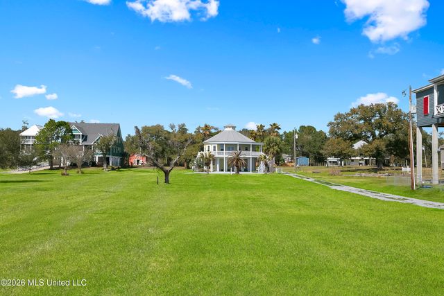 227 N Beach Boulevard, Waveland, MS 39576