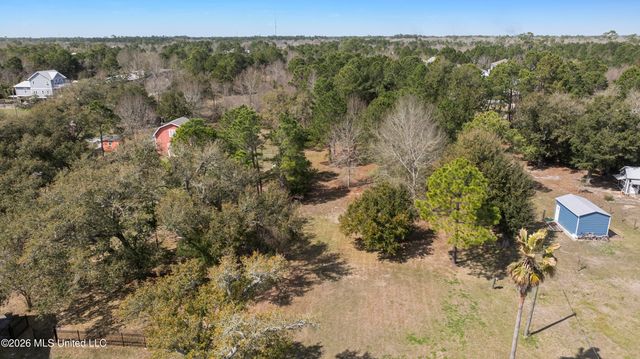 227 N Beach Boulevard, Waveland, MS 39576