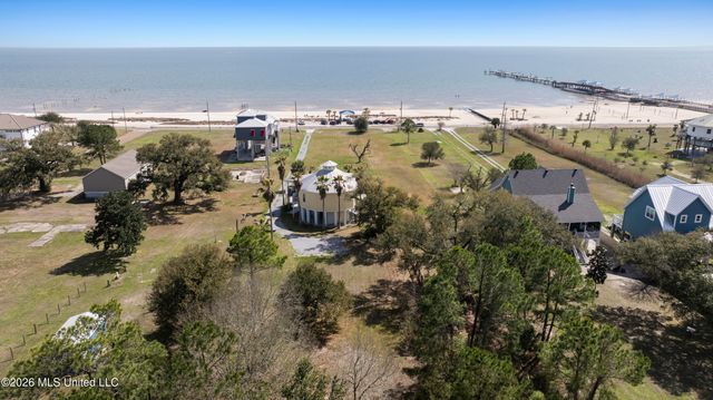 227 N Beach Boulevard, Waveland, MS 39576