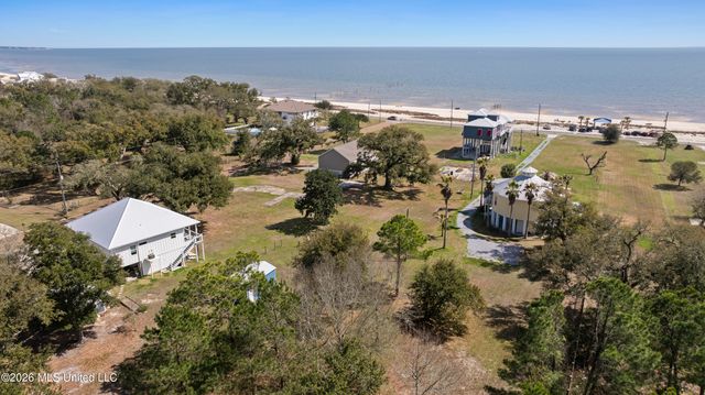227 N Beach Boulevard, Waveland, MS 39576