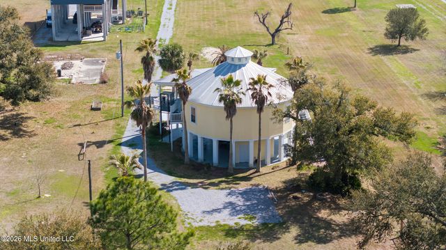 227 N Beach Boulevard, Waveland, MS 39576