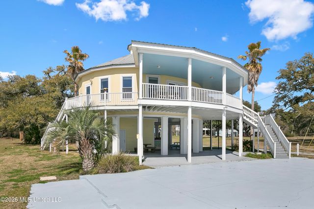 227 N Beach Boulevard, Waveland, MS 39576