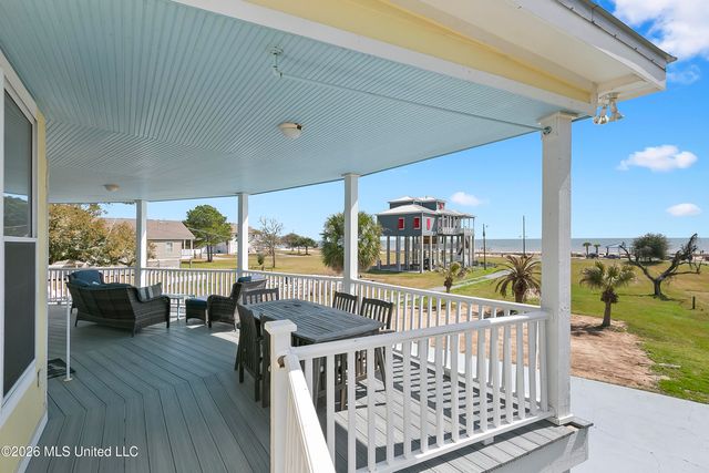 227 N Beach Boulevard, Waveland, MS 39576