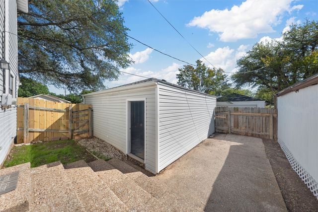 1300 Chapel Downs Road, Waco, TX 76712