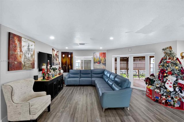 20810 SW 125th Ct Rd, Miami, FL 33177