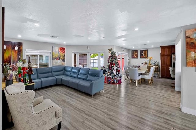 20810 SW 125th Ct Rd, Miami, FL 33177