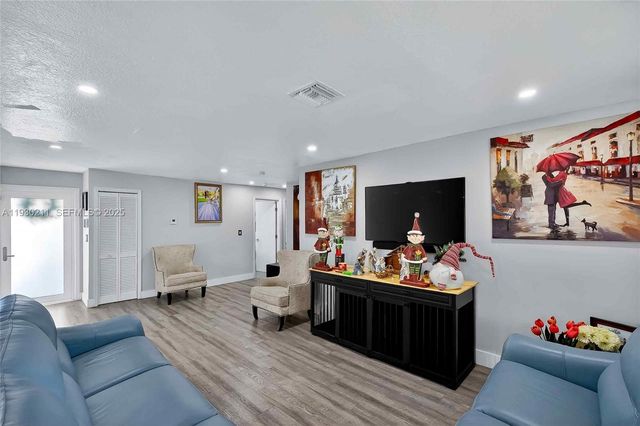 20810 SW 125th Ct Rd, Miami, FL 33177