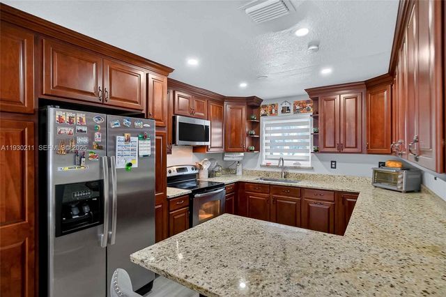 20810 SW 125th Ct Rd, Miami, FL 33177