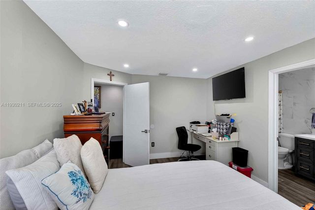 20810 SW 125th Ct Rd, Miami, FL 33177