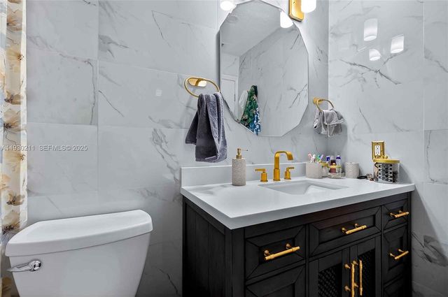 20810 SW 125th Ct Rd, Miami, FL 33177