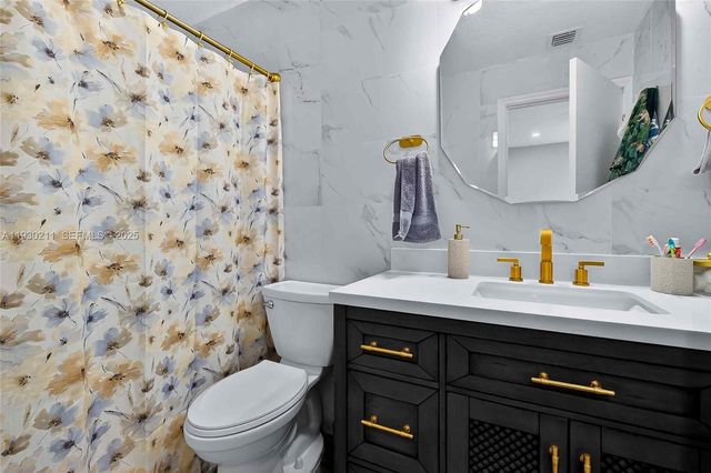 20810 SW 125th Ct Rd, Miami, FL 33177