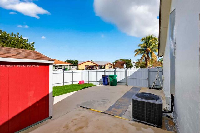 20810 SW 125th Ct Rd, Miami, FL 33177