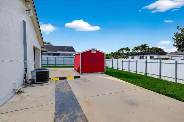 20810 SW 125th Ct Rd, Miami, FL 33177