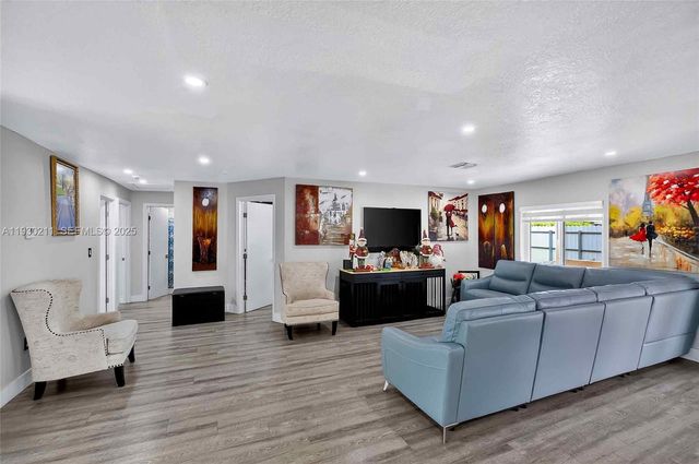 20810 SW 125th Ct Rd, Miami, FL 33177