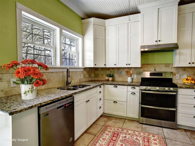 156 Clover RD, Cedar Creek, TX 78612