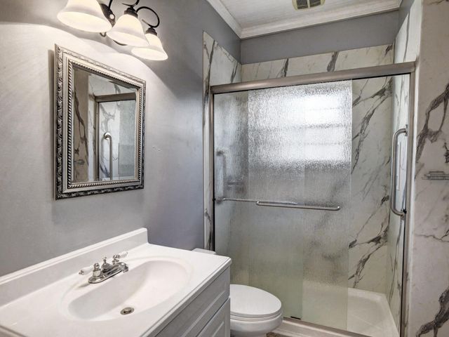 156 Clover RD, Cedar Creek, TX 78612