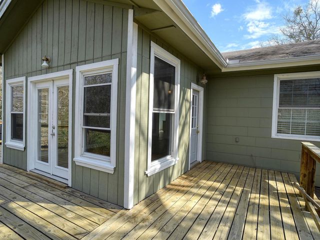 156 Clover RD, Cedar Creek, TX 78612