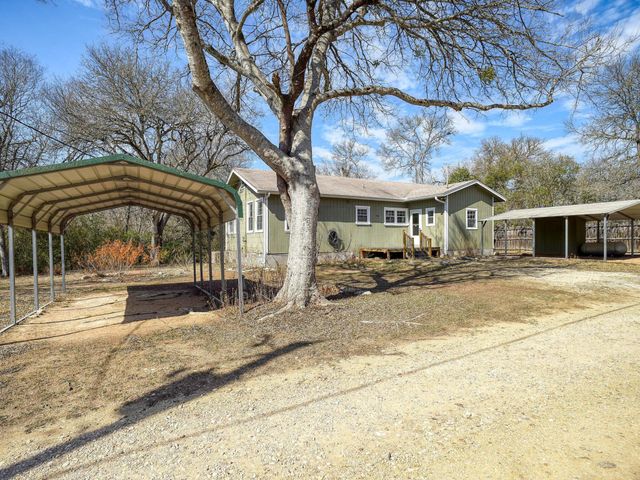 156 Clover RD, Cedar Creek, TX 78612