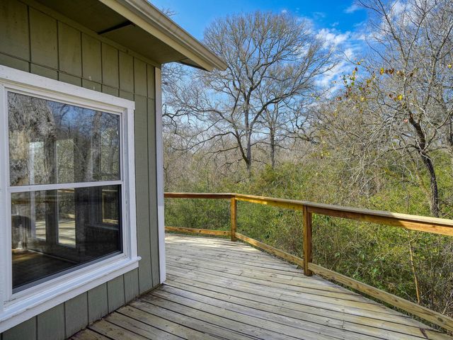 156 Clover RD, Cedar Creek, TX 78612