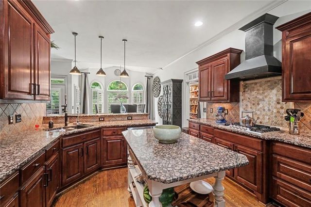 2122 Hollowbrooke Way NW, Acworth, GA 30101